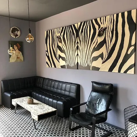 Black Appart hôtel 2*