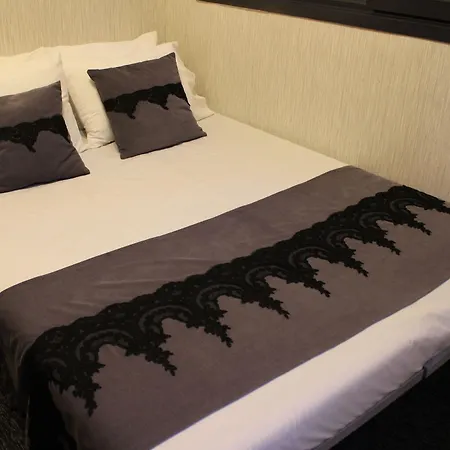 Black 4*