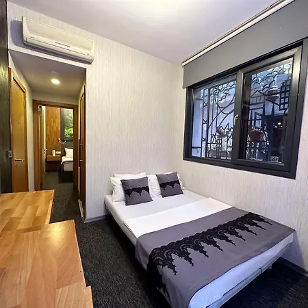 Black Apart-hotel 4*